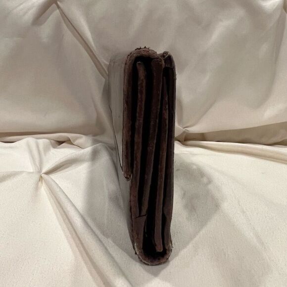 Vintage Gucci Smooth Leather Long Wallet Unique Clasp Made in Italy GG - Picture 4 of 15